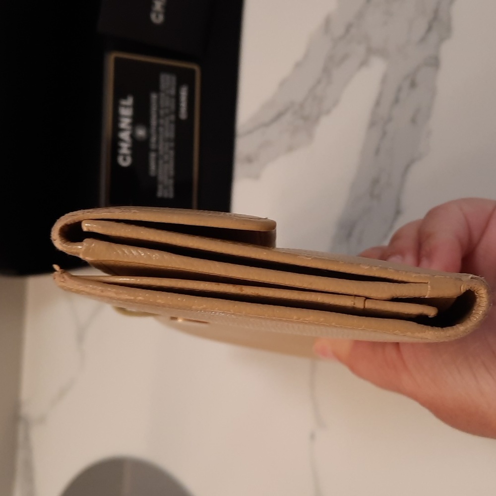 Authentic chanel wallet - Picture 9 of 10